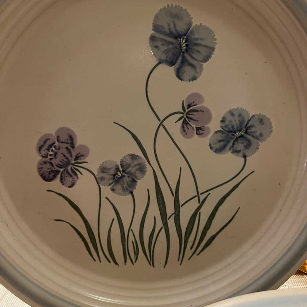 Floral Pattern Dinnerware Set - Picture 3 of 6